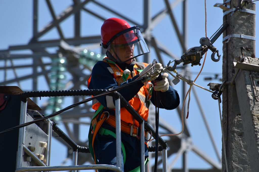 Elektrik Taahhüt, Elektrik Uygulama, Elektrik panosu Yapımı, Tesisat İşleri, Aydınlatma, Topraklama, Led Aydınlatma, Dış Cephe Aydınlatma,  Kablo Çekimi, Gebze, Kocaeli, İstanbul, Tuzla, Çayırova, Dilovası, Derince, Körfez, Sakarya, Adapazarı, Düzce, Yalova, Bursa, 